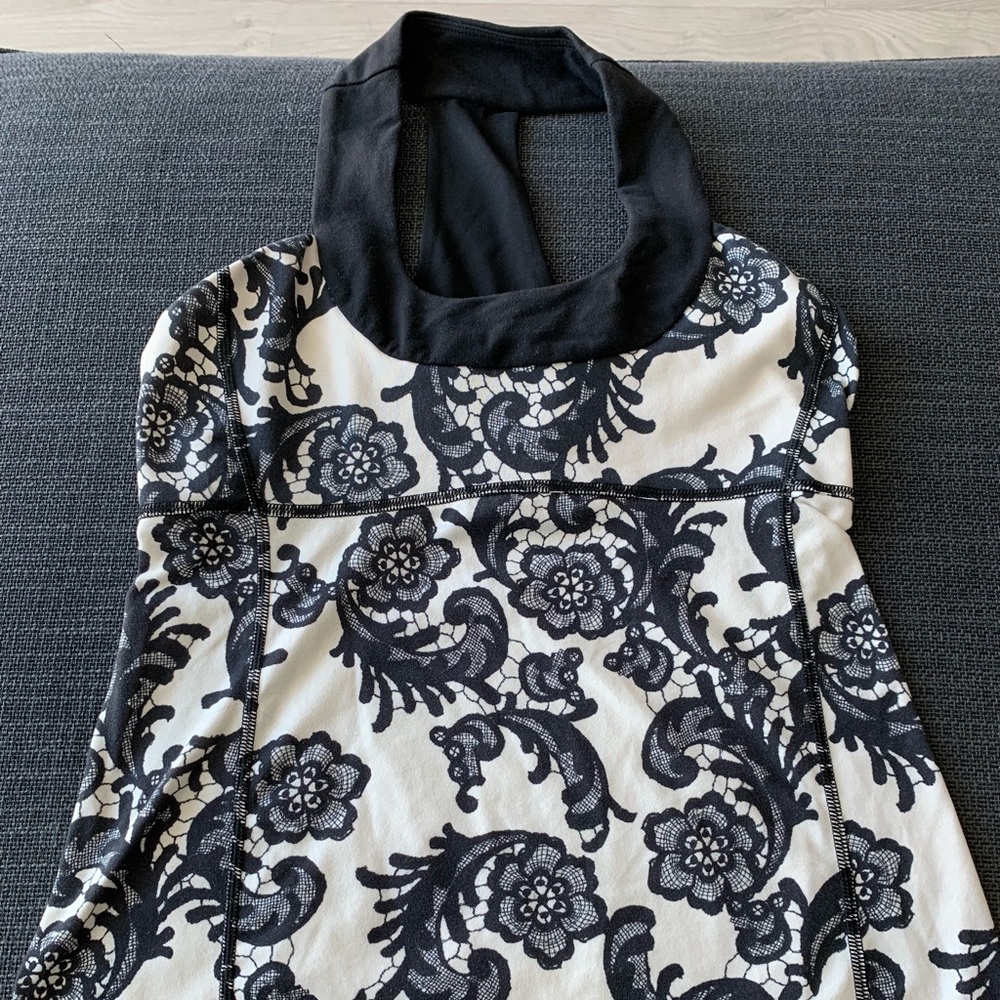 Lululemon - Floral Scoop Neck Tank